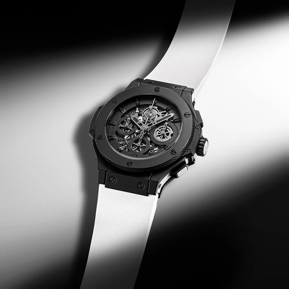 【ブラック×ホワイトの日本限定モデル】ウブロの“アエロ・バン”から新作が登場