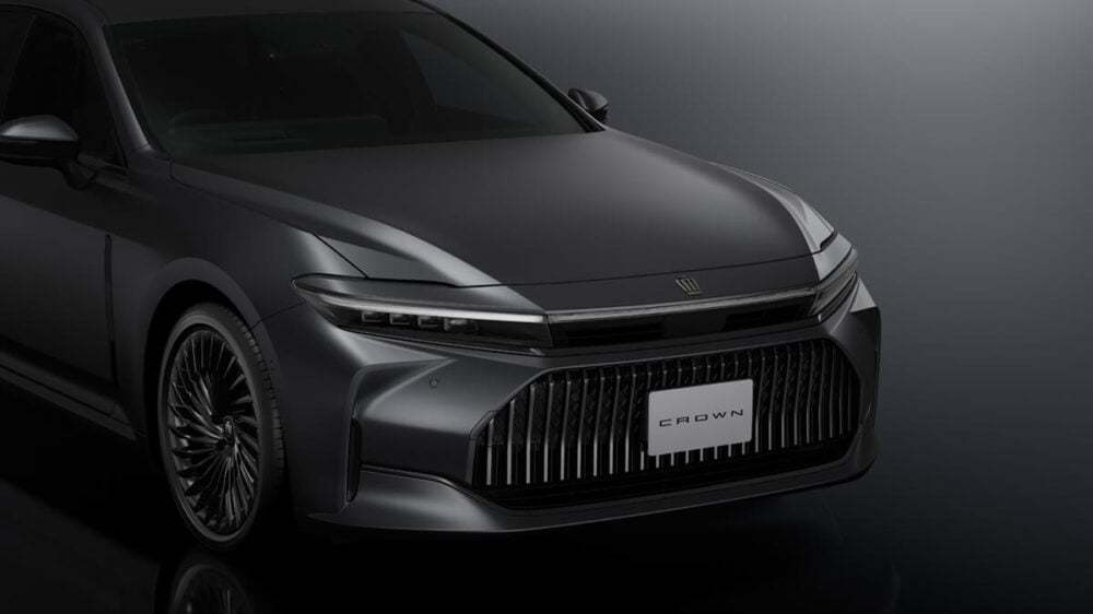 トヨタ「クラウン セダン」に70周年記念車「THE 70-th」とマットメタルの“THE CROWN”限定車が登場!6月2日発売