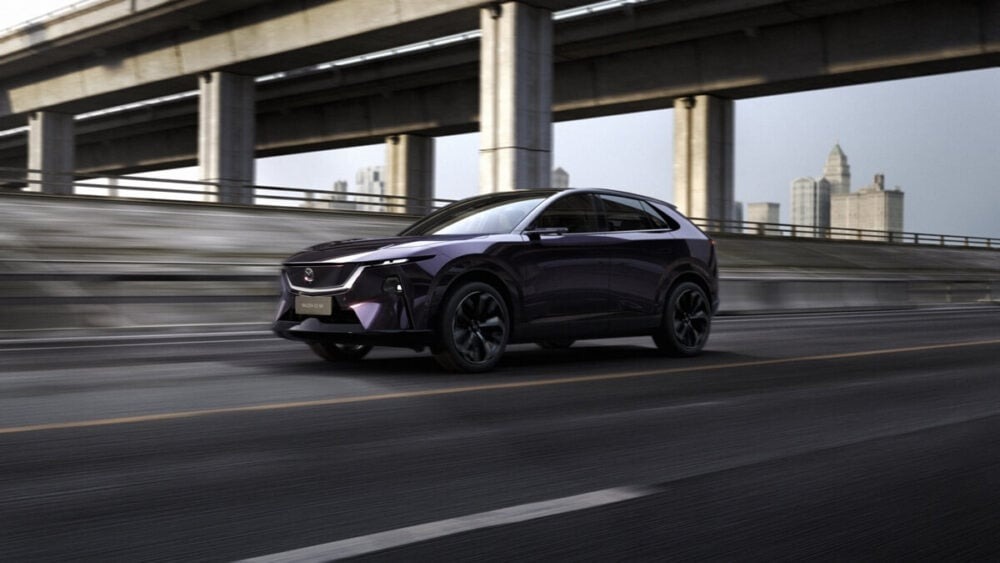 マツダ新型電動クロスオーバーSUV「EZ-60」公開!長安汽車協業でBEV&PHEVを展開、年内に中国で発売予定