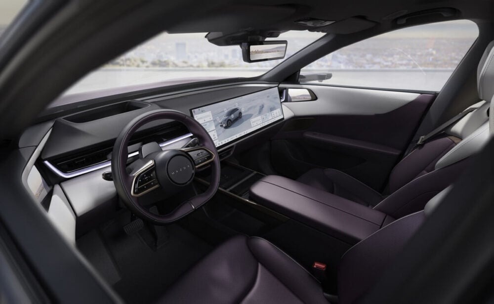マツダ新型電動クロスオーバーSUV「EZ-60」公開!長安汽車協業でBEV&PHEVを展開、年内に中国で発売予定