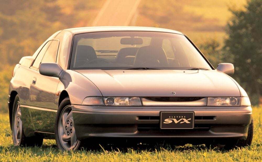 スバルの高級ラグジュアリークーペは今後生まれないかも？「悲劇の名車」スバル アルシオーネSVX【推し車】