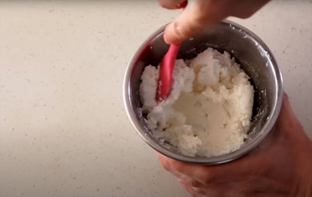 これは世紀の大発明なのでは!?ご家庭で牛乳からクリームチーズがめちゃめちゃ簡単に作れちゃうってよ!!