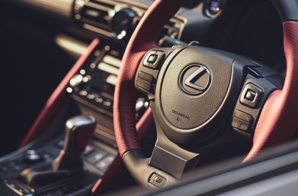 5リッターV8搭載FRセダンの究極形！レクサス「IS」に500台限定“クライマックス・エディション”登場