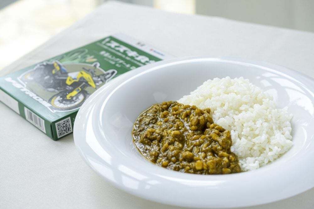 スズキ、選べる辛さ4種のレトルトカレー発売!パッケージに名車プリント、インド出身社員が「母親の味」と親しむ味に