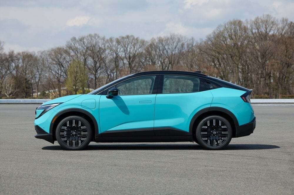 “量販EVのパイオニア”大胆進化！日産が新型「リーフ」を発表…航続距離600km実現の遊び心秘めたクロスオーバーに