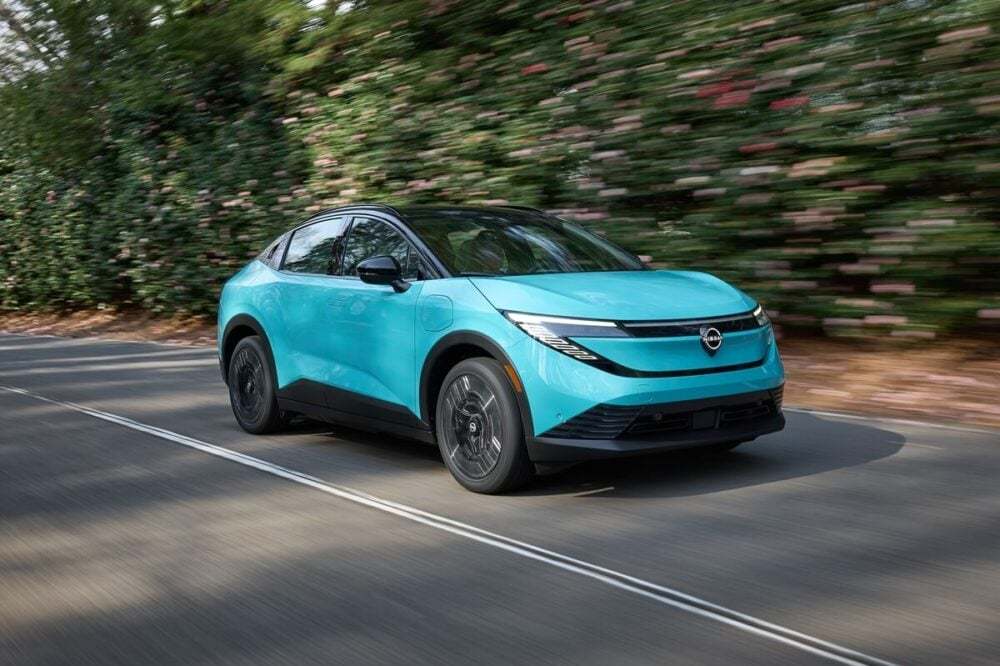 “量販EVのパイオニア”大胆進化！日産が新型「リーフ」を発表…航続距離600km実現の遊び心秘めたクロスオーバーに