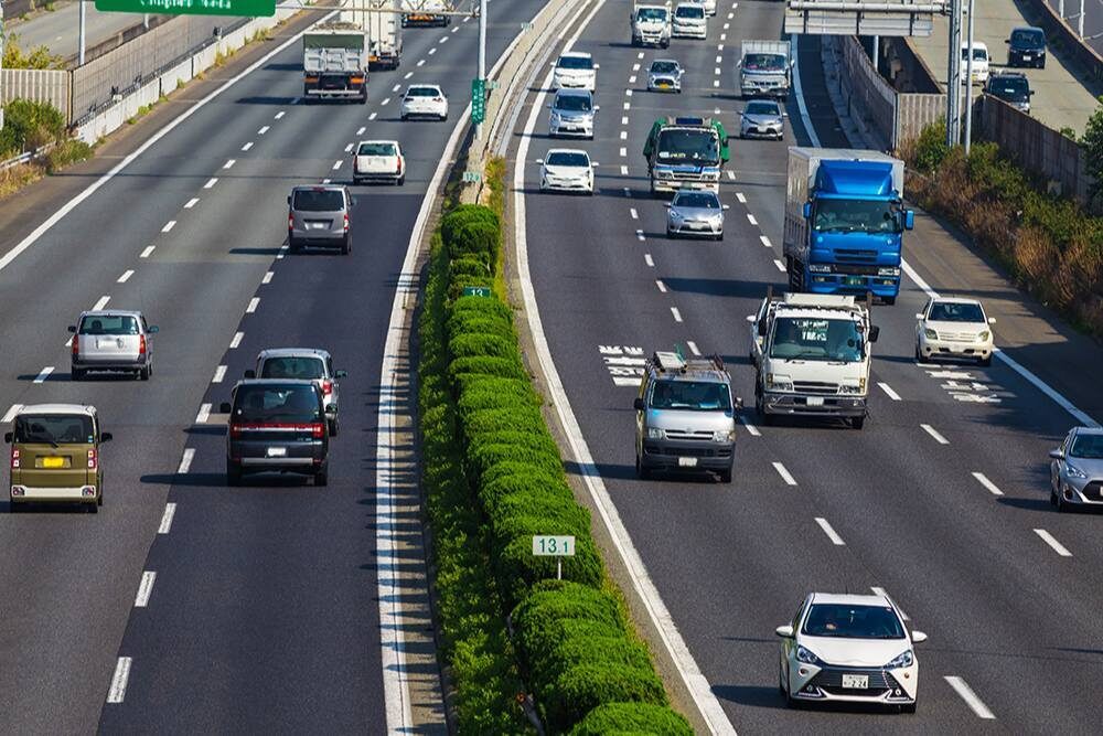 あなたは「渋滞時にどの車線を使う」派？データで見る意外にお得な車線とは？