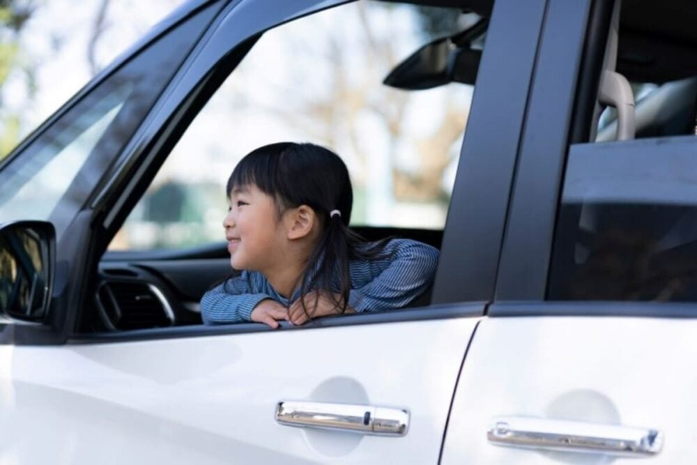 【見かけたら助けて！】子どもを「車内置き去り事故」から守れ！いのちを守るために大人が子どもにできることは？