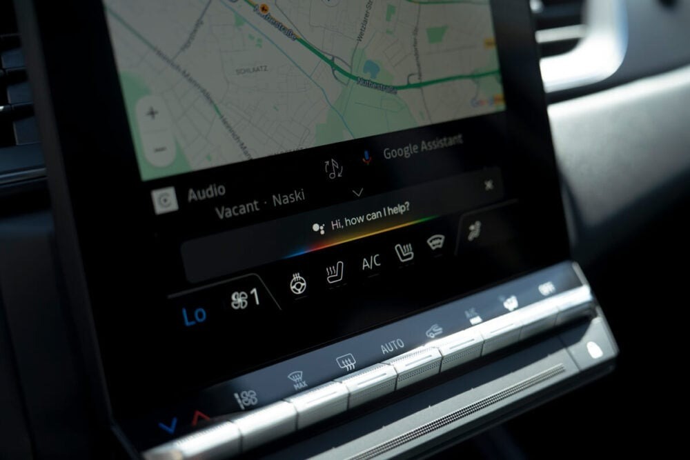 13年ぶりの車名復活！三菱が欧州で新型「グランディス」を公開！「エクリプス クロス」BEVモデル投入も予告