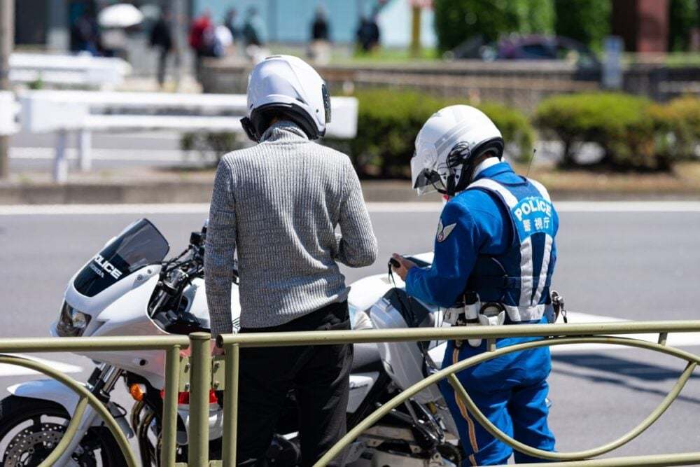 車両通行止めとは？車両進入禁止との違い・通行不可な車・罰則内容など解説