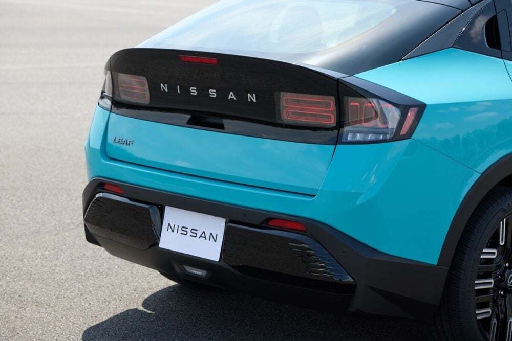 “量販EVのパイオニア”大胆進化！日産が新型「リーフ」を発表…航続距離600km実現の遊び心秘めたクロスオーバーに