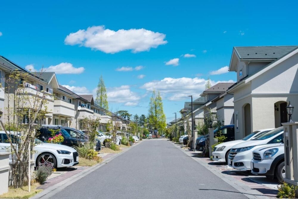 夢のマイホームに意外な落とし穴！不動産のプロが見た「車庫・駐車場のありがちな失敗」…後悔しないために