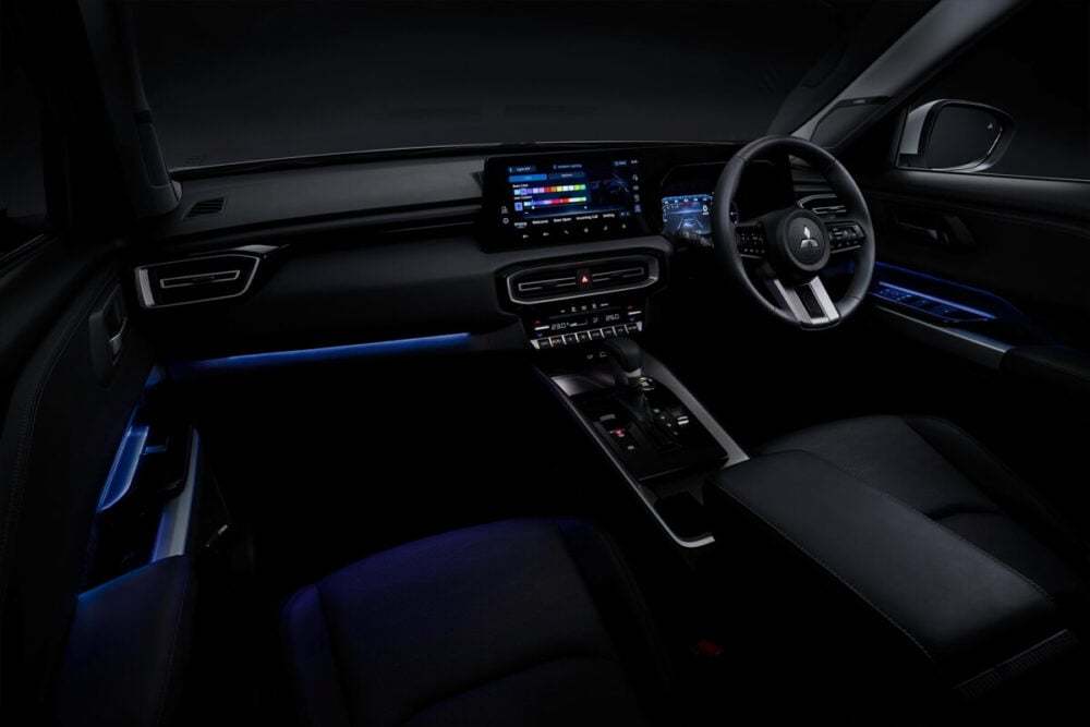 三菱がインドネシアで新型3列シートSUVを世界初披露!グローバルモデル「デスティネーター」発表