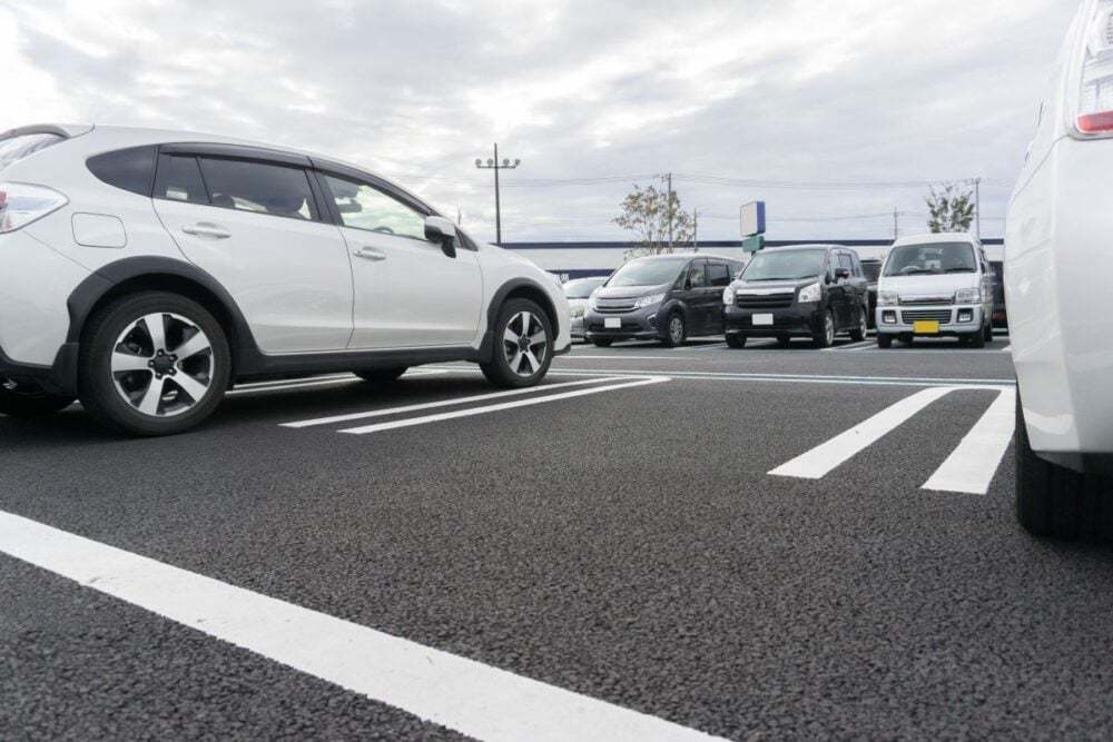 「女性は駐車が苦手」はホント？「運転下手」と感じている人がやるべき単純なコト