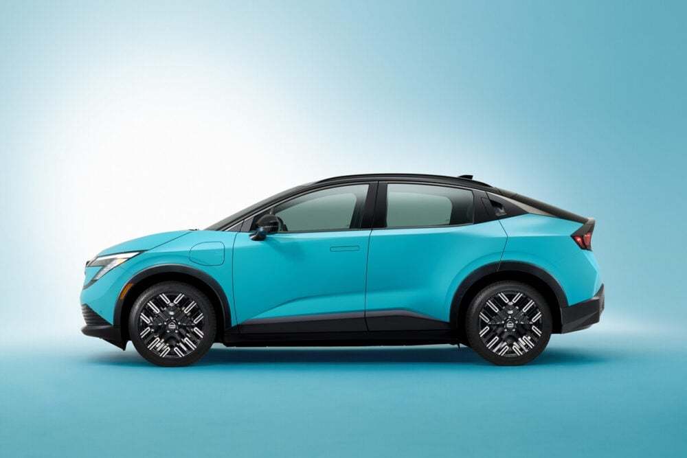 “量販EVのパイオニア”大胆進化！日産が新型「リーフ」を発表…航続距離600km実現の遊び心秘めたクロスオーバーに