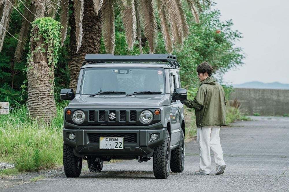 ジムニ―にした決め手は”走破性”!カメラが趣味のキャンプ男子は、カー用品にもこだわりあり☆