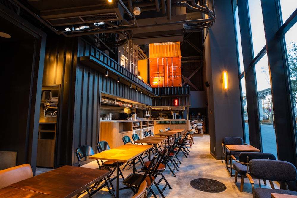 【いちご&ミニバーガーのアフタヌーンティープラン】いちごスイーツがたっぷり堪能できる!ドリンクは飲み放題!立川GREEN SPRINGS内「UNDER THE CASCADE」で期間限定開催