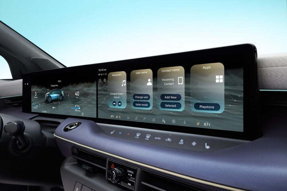 “量販EVのパイオニア”大胆進化！日産が新型「リーフ」を発表…航続距離600km実現の遊び心秘めたクロスオーバーに