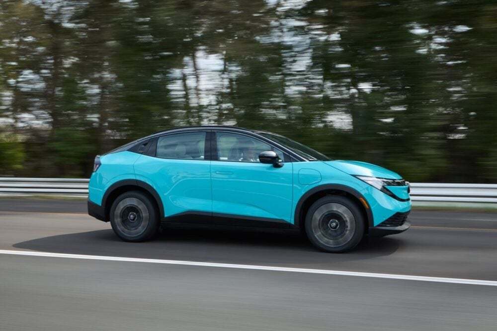 “量販EVのパイオニア”大胆進化！日産が新型「リーフ」を発表…航続距離600km実現の遊び心秘めたクロスオーバーに