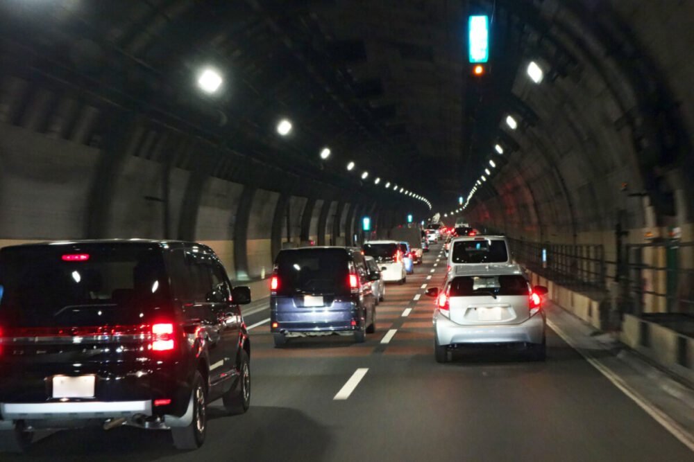 SNSで話題になった”渋滞吸収車”とは?迷惑運転かと思いきや「上級者だ」と絶賛