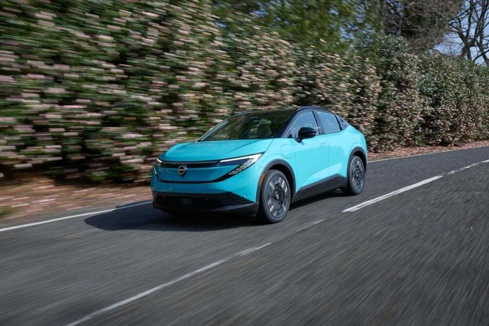 “量販EVのパイオニア”大胆進化！日産が新型「リーフ」を発表…航続距離600km実現の遊び心秘めたクロスオーバーに