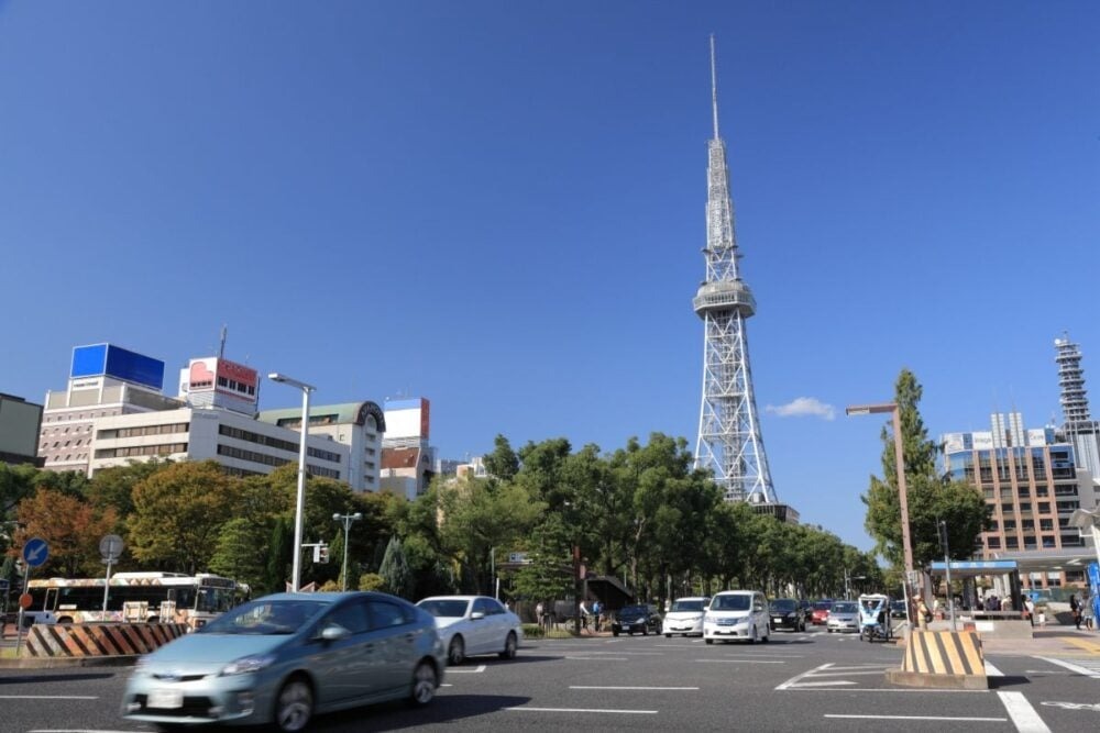 「青になってからウインカー出す奴なんなの？」右折や車線変更時の合図、“自分ルール”のドライバーが多すぎる問題