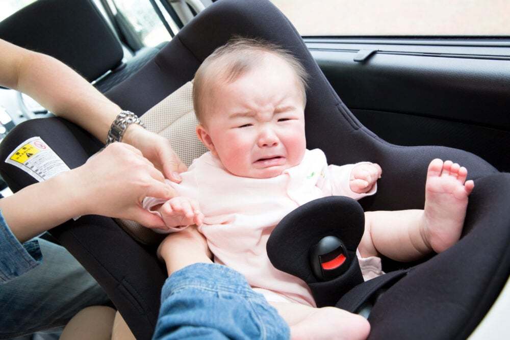 チャイルドシートの“後向き”取付け、なぜ守らなければならないの?前向き座りに潜む意外な危険性とは