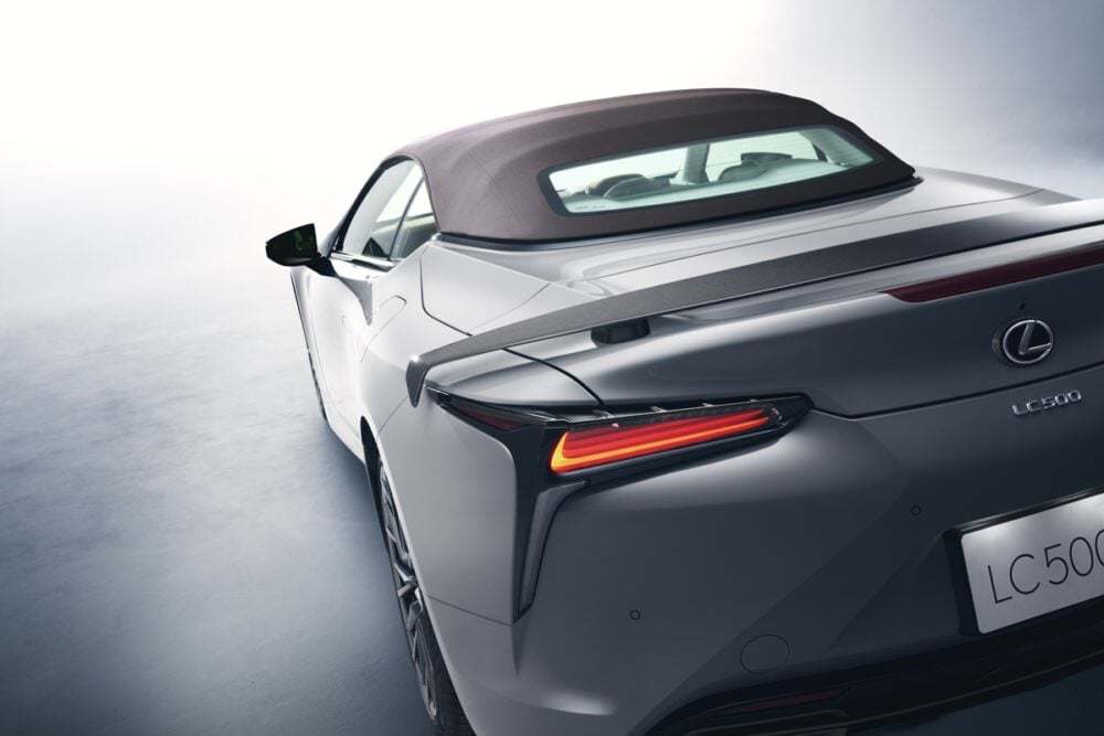 レクサスのフラグシップクーペ「LC」に集大成となる特別仕様車“PINNACLE”登場