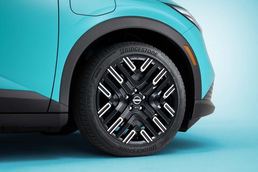 “量販EVのパイオニア”大胆進化！日産が新型「リーフ」を発表…航続距離600km実現の遊び心秘めたクロスオーバーに