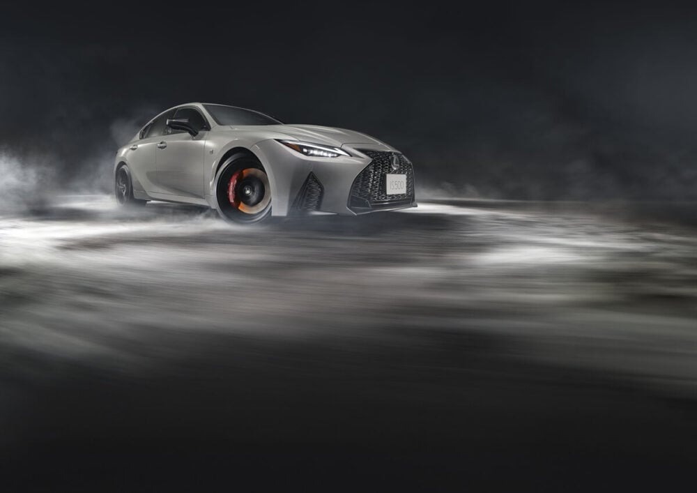 5リッターV8搭載FRセダンの究極形！レクサス「IS」に500台限定“クライマックス・エディション”登場