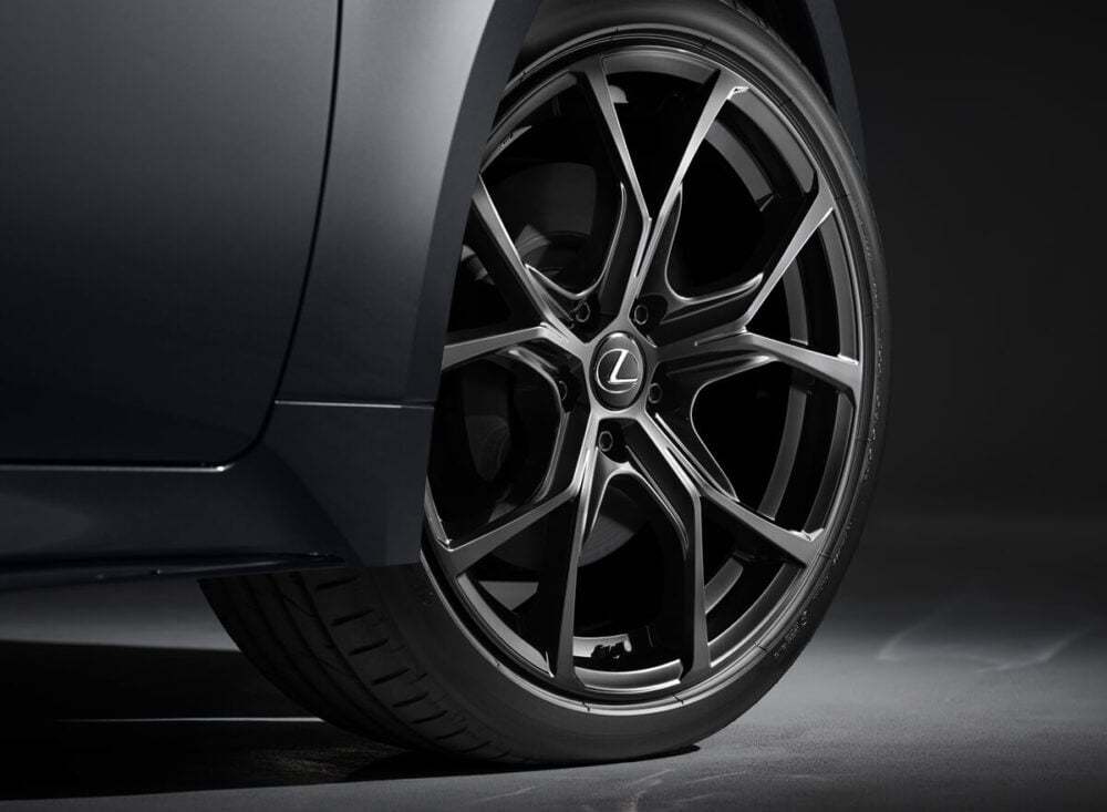 レクサス「IS」特別仕様車“F SPORT Mode Black IV”を拡大設定