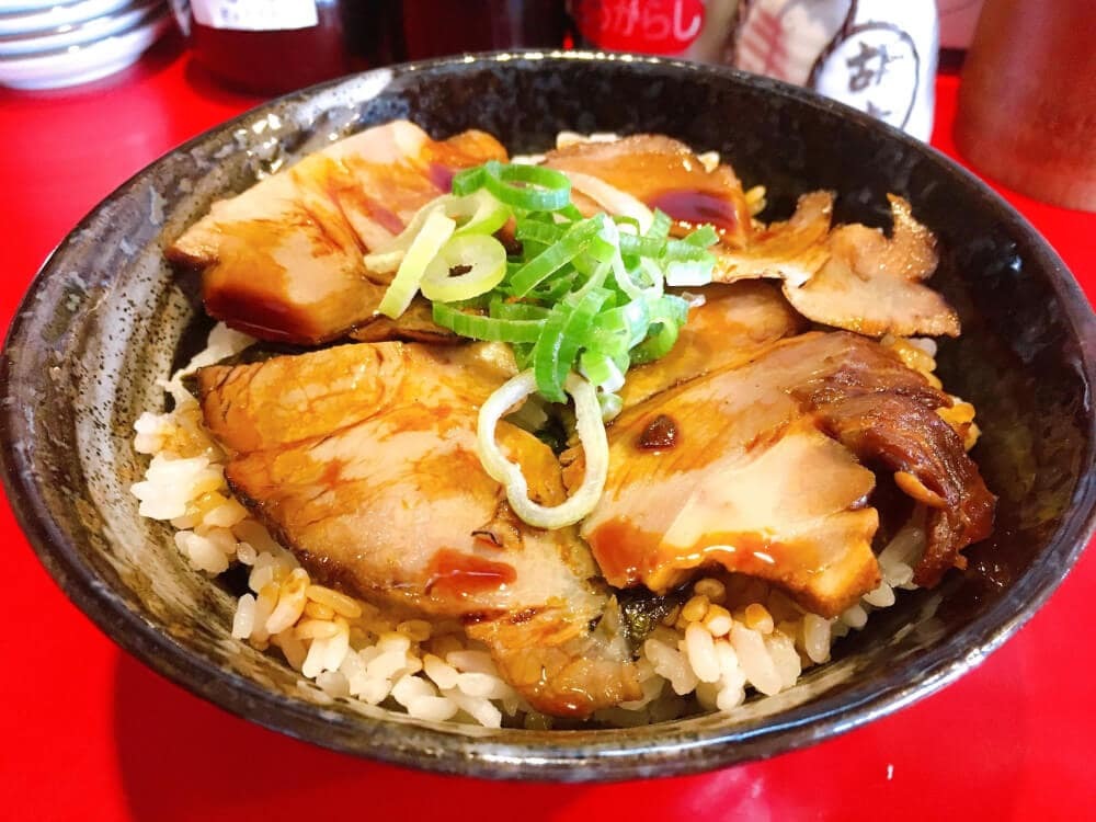 らあ麺と餃子のお店「たか和」の『らぁ麺（こく旨）ミニチャーシュー丼セット』（関西学院ちかく）【にしつーグルメ】