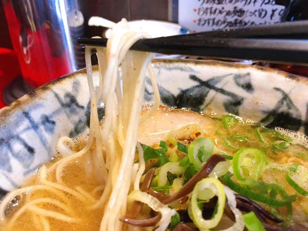 らあ麺と餃子のお店「たか和」の『らぁ麺（こく旨）ミニチャーシュー丼セット』（関西学院ちかく）【にしつーグルメ】