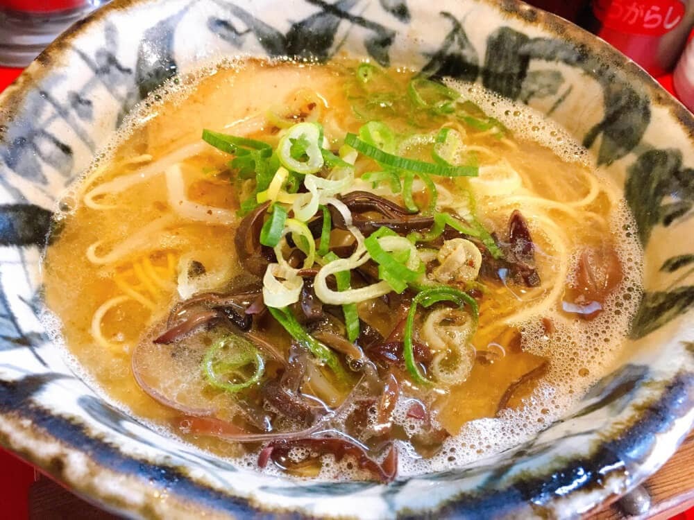 らあ麺と餃子のお店「たか和」の『らぁ麺（こく旨）ミニチャーシュー丼セット』（関西学院ちかく）【にしつーグルメ】