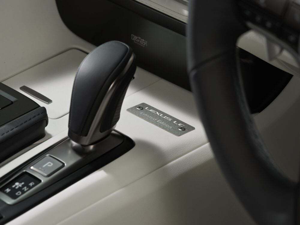 レクサスのフラグシップクーペ「LC」に集大成となる特別仕様車“PINNACLE”登場