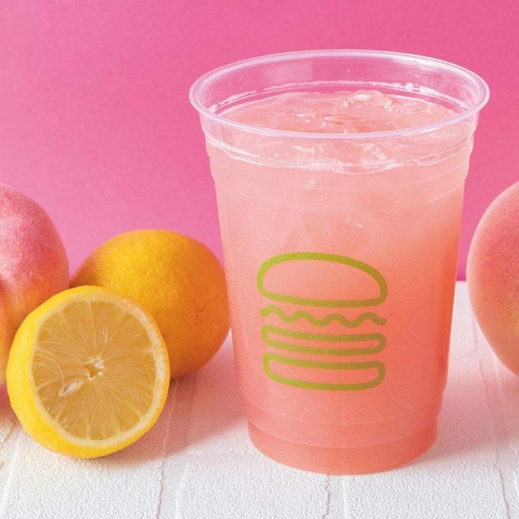 【シェイク シャック】登場以来、限定メニューの中でトップの人気を誇る「アボカドベーコンバーガー」が4月19日（水）より期間限定でカムバック！