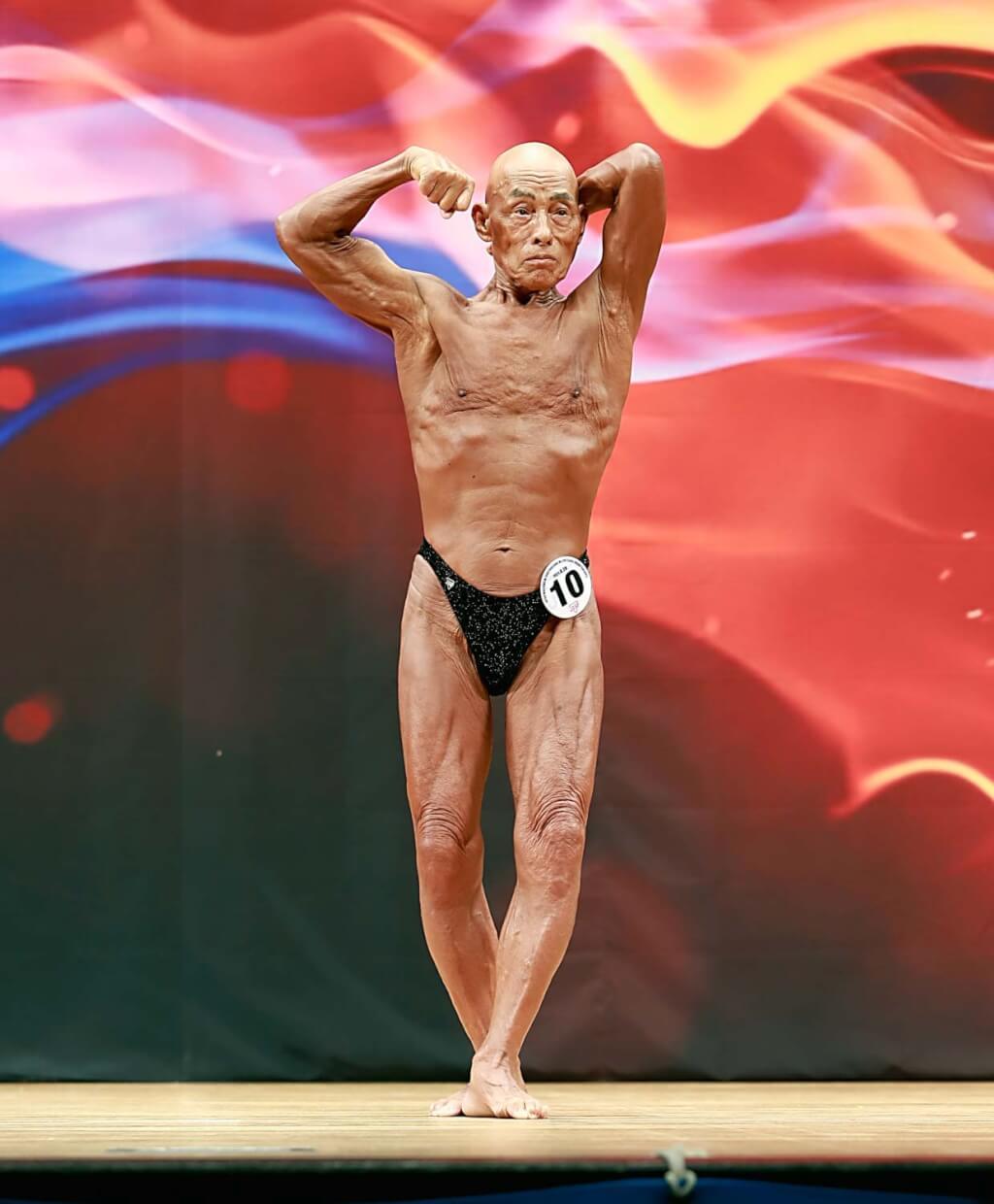 80歳以上のボディビルダーたちの驚きの筋肉美大公開!