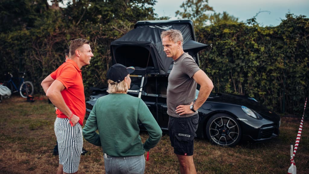 ポルシェCEOとル・マンでキャンプ！ 「ポルシェ・963」で総合優勝を争い、「ル・マン」100周年の年の記念すべき社員イベント