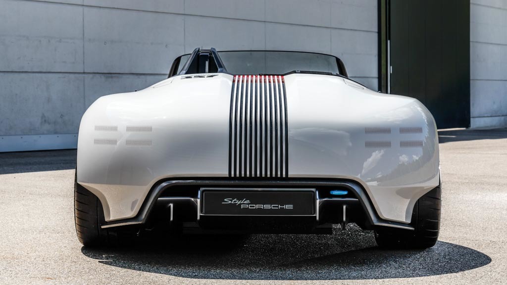 「グッドウッド・フェスティバル・オブ・スピード」30周年！ ポルシェは「ビジョン357 スピードスター」で華々しくお祝い