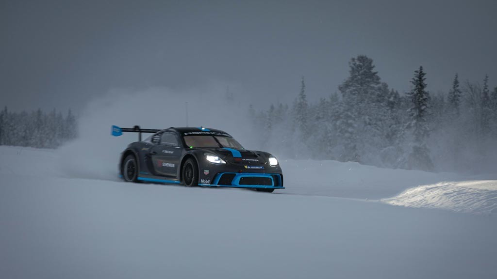 オール電化のレーシング・ポルシェで北極探検! 「ポルシェGT4 eパフォーマンス」が凍てつくスカンジナビアの荒野を爆走!