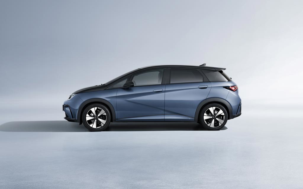 なんと税込363万円～！ BYD､日本モデル第2弾のコンパクトEV｢ドルフィン｣発売｡”生活の足”としての普段使いに最適な一台