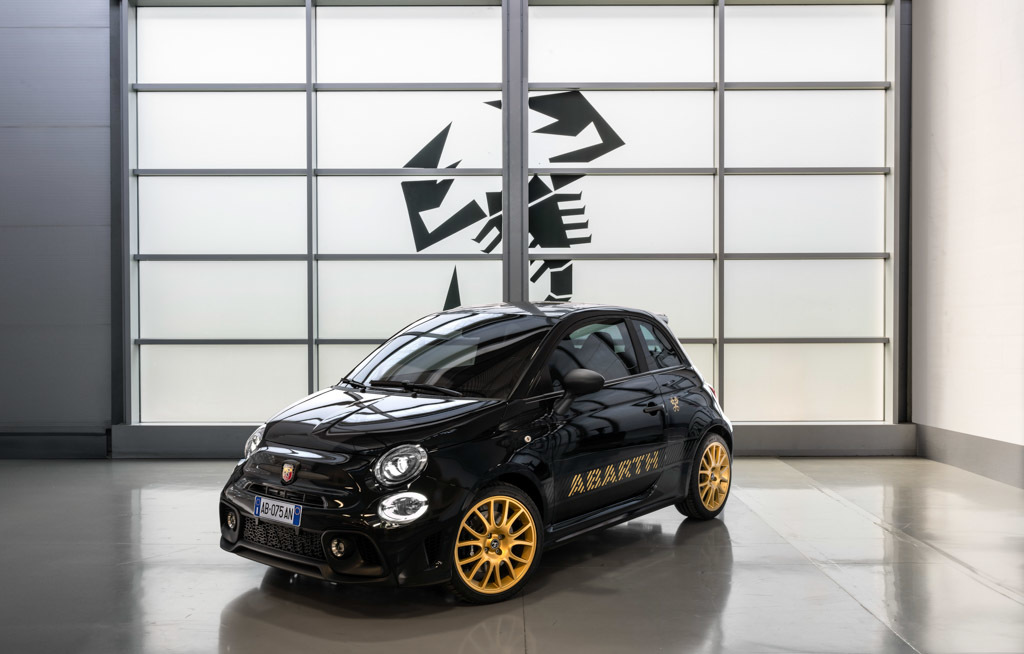 わずか1,368台! T-Jetエンジンオマージュの限定モデル、新型「アバルト695 75周年アニヴェルサリオ」