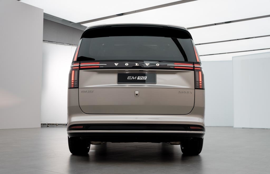 日本上陸はあるか!? 新型完全電動プレミアムMPV｢EM90｣発表､ボルボの魅力をさらに広げ､より多くの顧客ニーズに応える一台