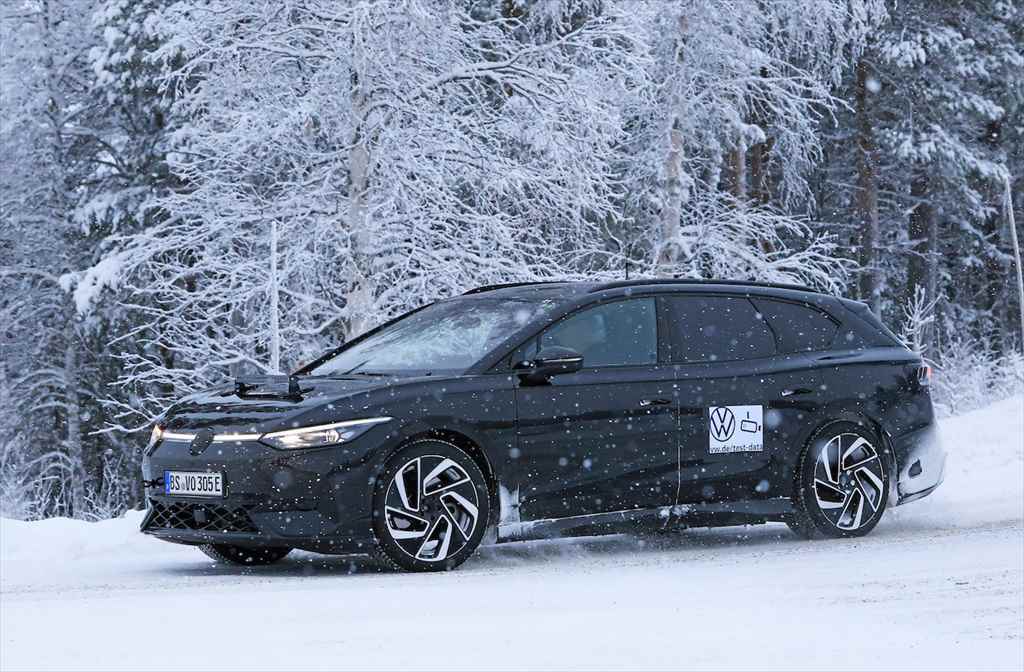 【スクープ】これがVW史上初のEVワゴンだ！「ID.7ツアラー」が2024年の上半期デビューへ！