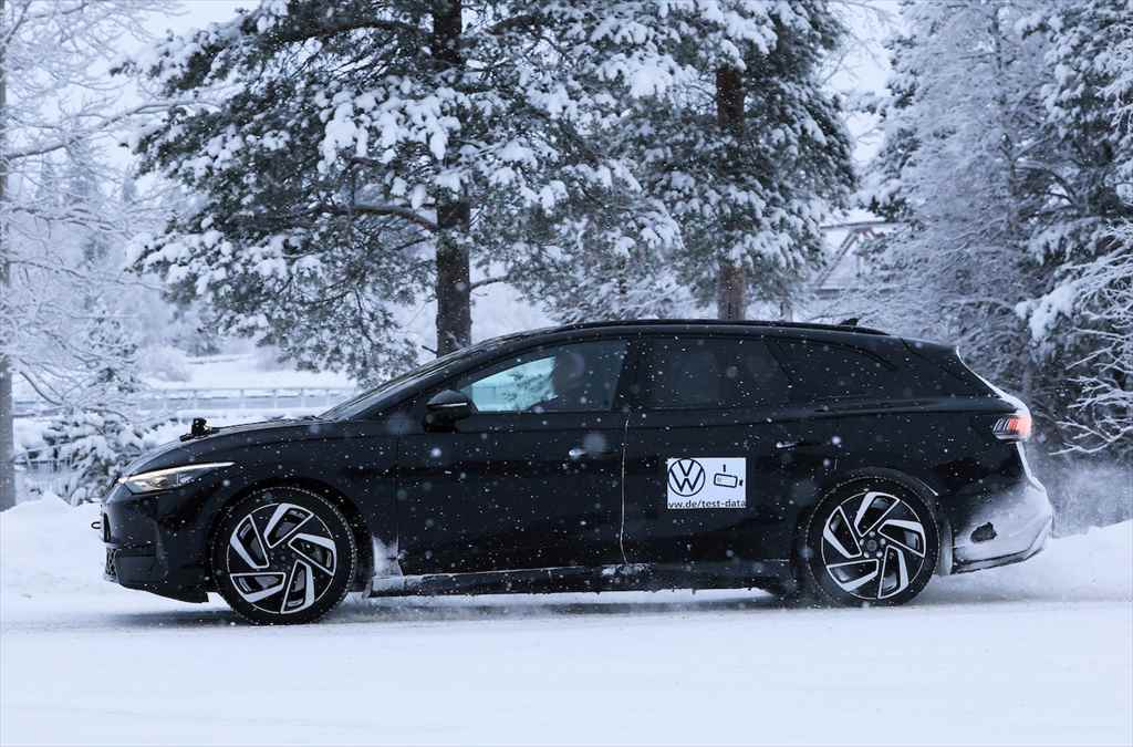 【スクープ】これがVW史上初のEVワゴンだ！「ID.7ツアラー」が2024年の上半期デビューへ！