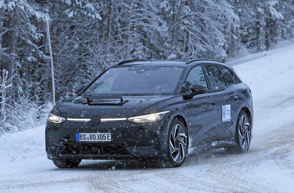 【スクープ】これがVW史上初のEVワゴンだ！「ID.7ツアラー」が2024年の上半期デビューへ！