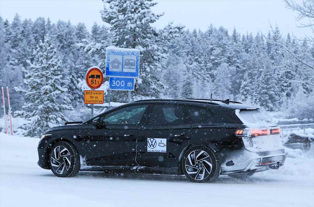 【スクープ】これがVW史上初のEVワゴンだ！「ID.7ツアラー」が2024年の上半期デビューへ！