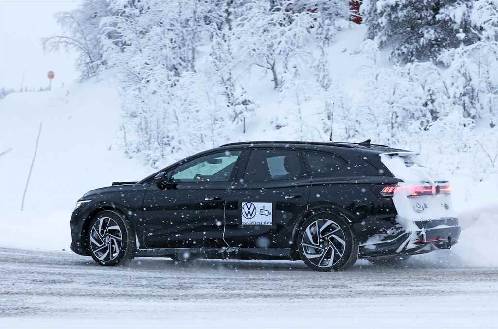 【スクープ】これがVW史上初のEVワゴンだ！「ID.7ツアラー」が2024年の上半期デビューへ！