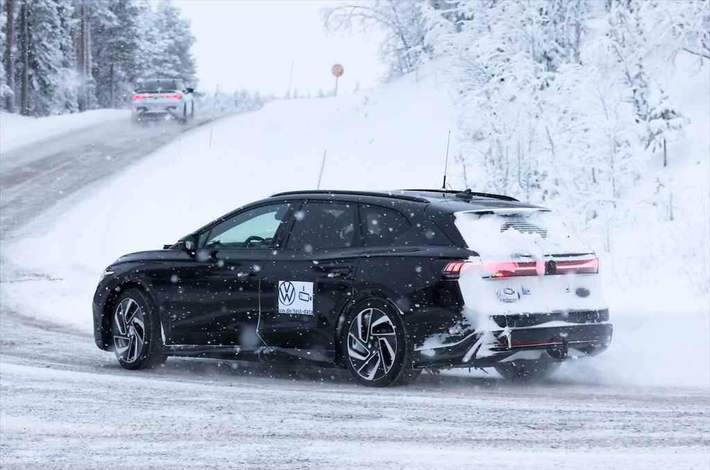 【スクープ】これがVW史上初のEVワゴンだ！「ID.7ツアラー」が2024年の上半期デビューへ！