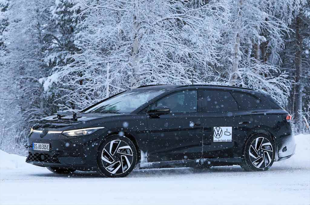 【スクープ】これがVW史上初のEVワゴンだ！「ID.7ツアラー」が2024年の上半期デビューへ！